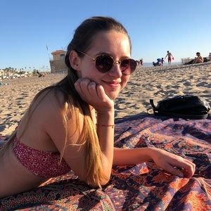 Meet your Posher, Makenzie